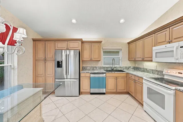 Residence photo 18