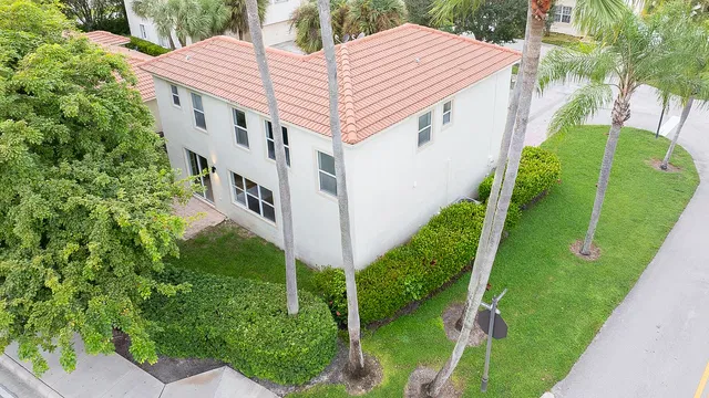 Residence photo 19
