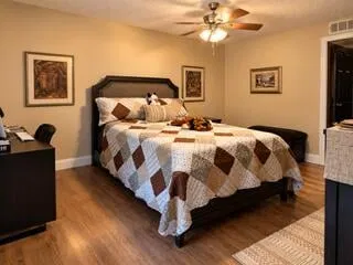 Unit 101 photo 8