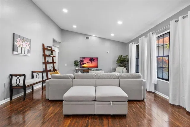Residence photo 6