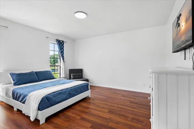 Residence photo 17
