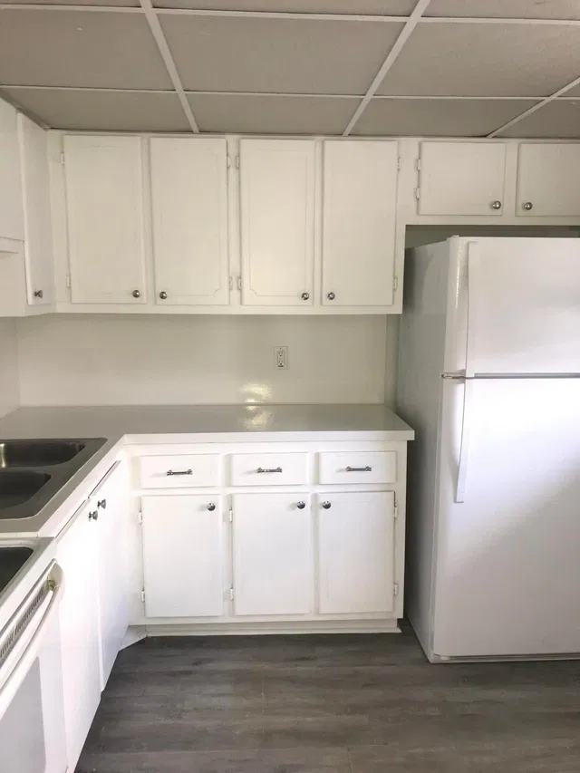 Unit 104 photo 3