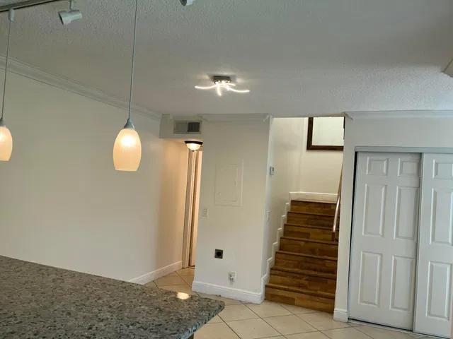 Residence photo 3