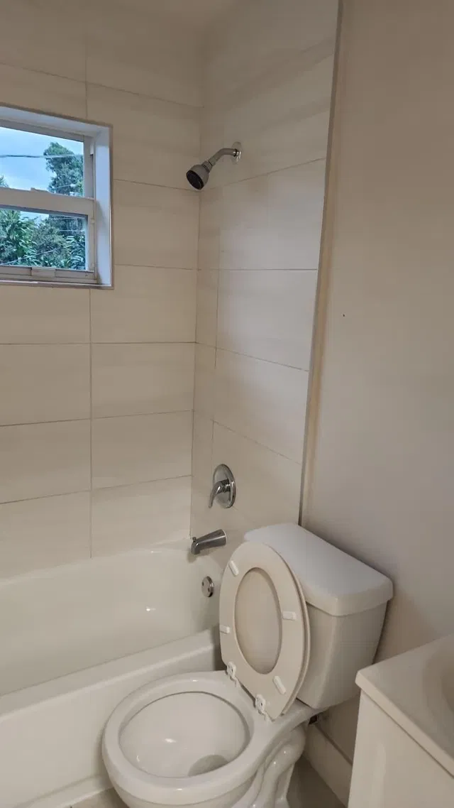 Unit C photo 5