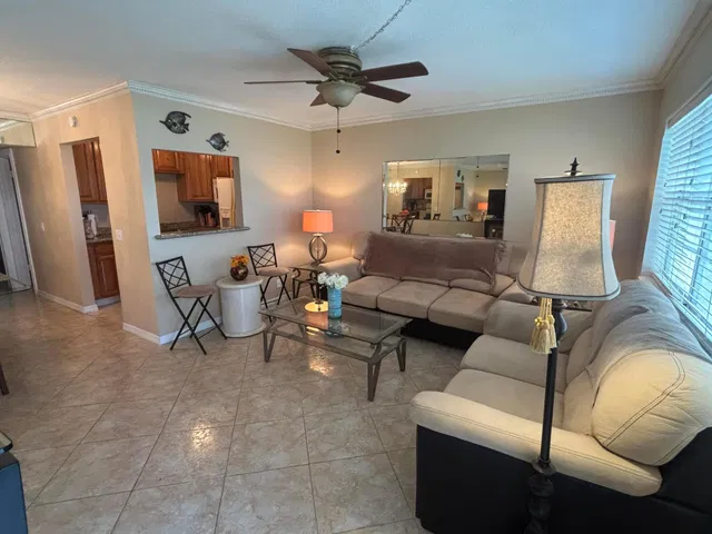 Unit 110 photo 5