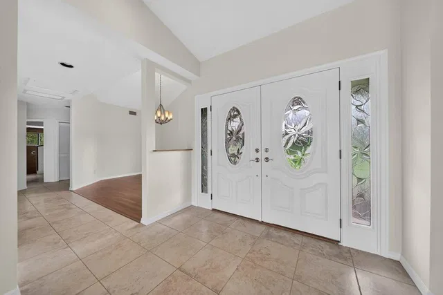 Residence photo 5