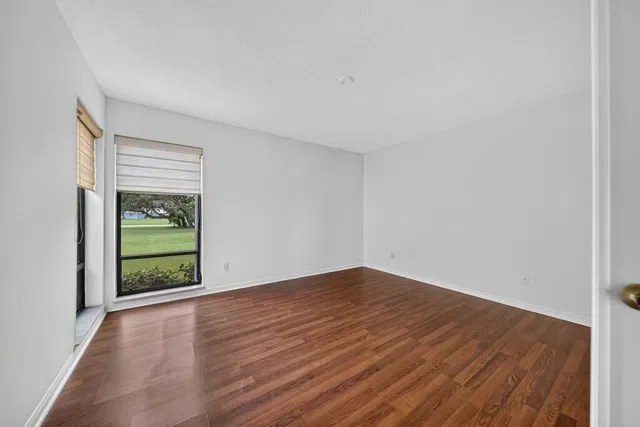 Residence photo 16
