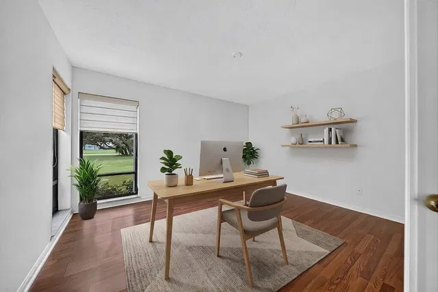 Residence photo 17