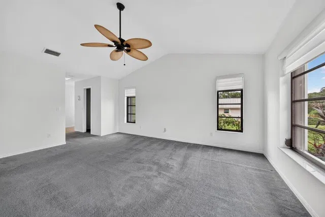 Residence photo 18