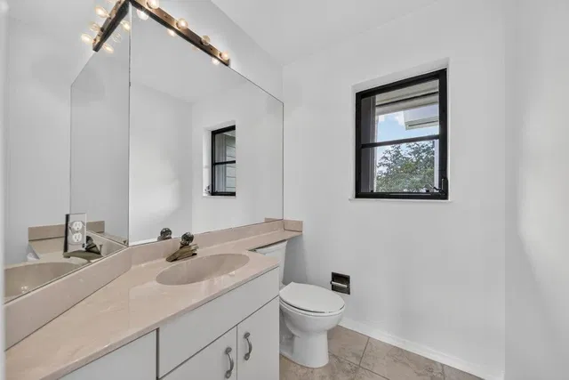 Residence photo 25