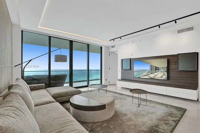 Residences by Armani Casa 2001