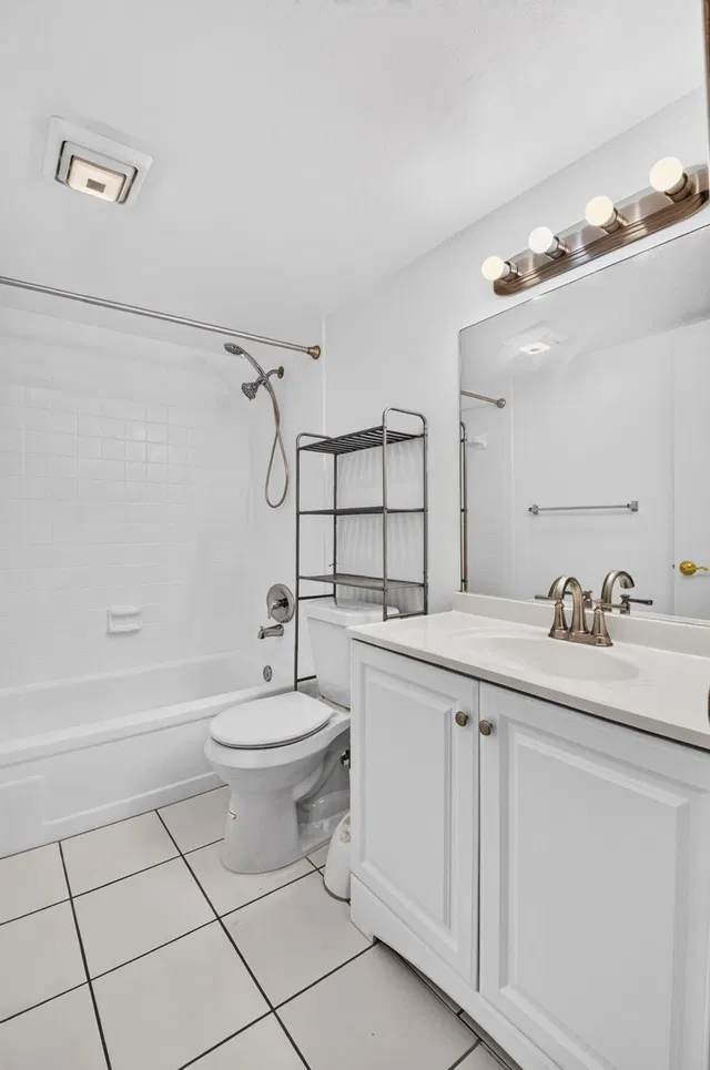 Unit K202 photo 20