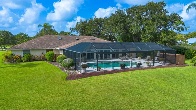  Residence photo 15