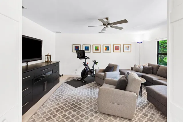  Residence photo 36