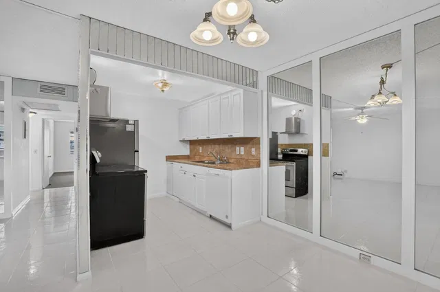  Residence photo 7