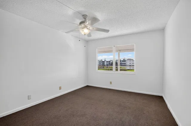  Residence photo 12