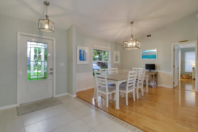 Residence photo 3