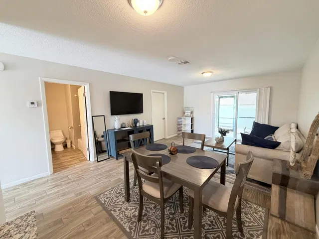 Unit 105 photo 5