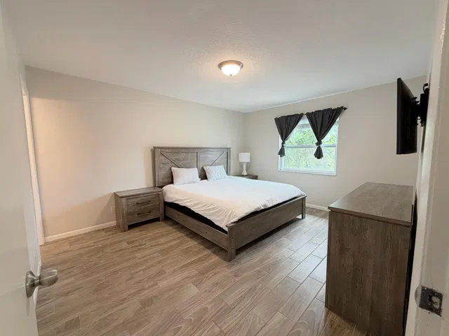 Unit 105 photo 6
