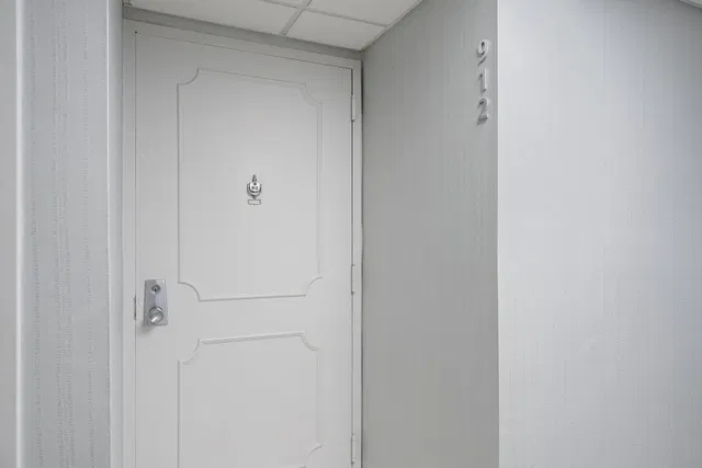  Unit 912 photo 17