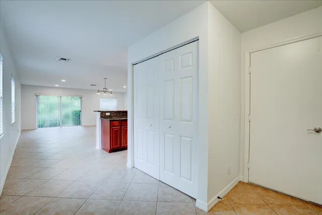 Residence photo 5
