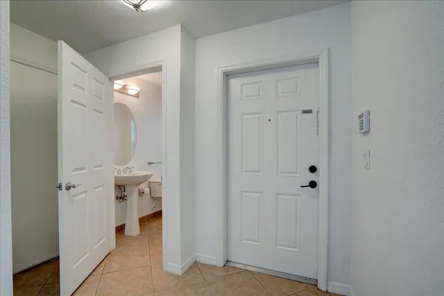 Residence photo 10