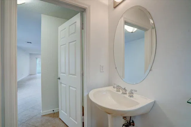 Residence photo 12