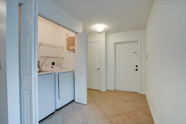 Residence photo 16