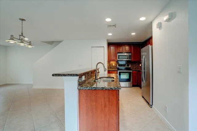 Residence photo 18