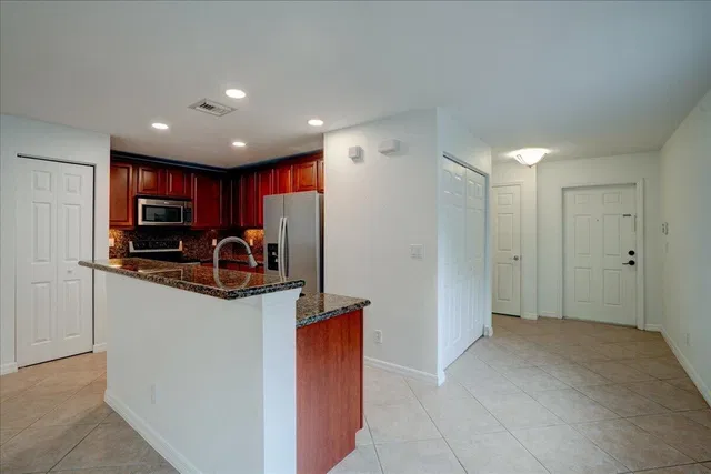 Residence photo 19