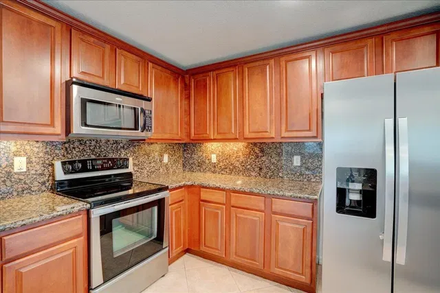 Residence photo 24