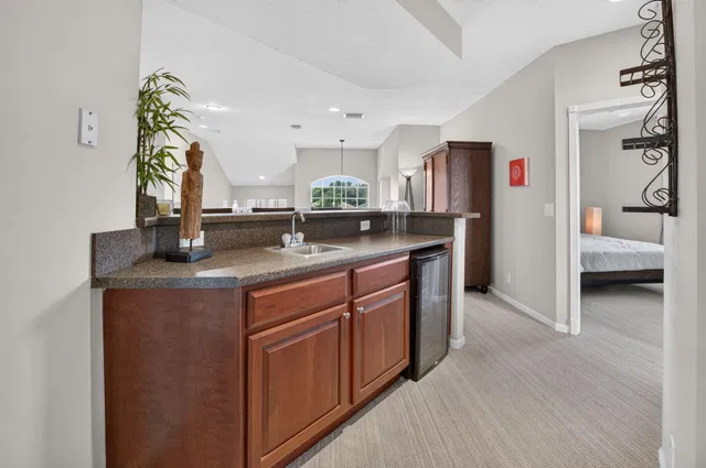  Residence photo 56
