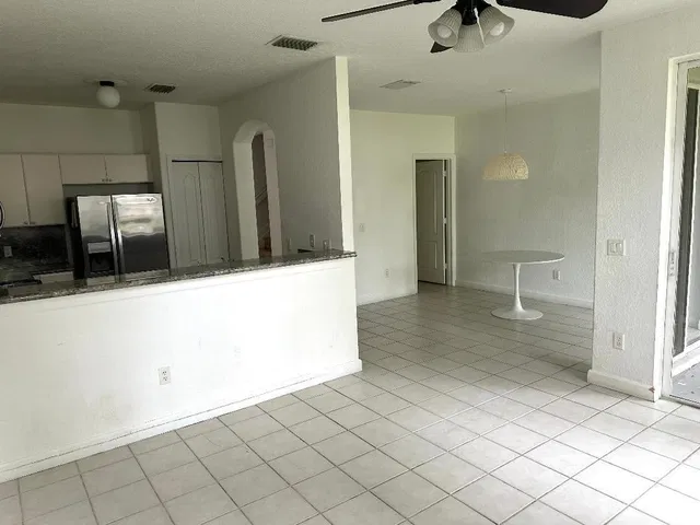  Residence photo 6