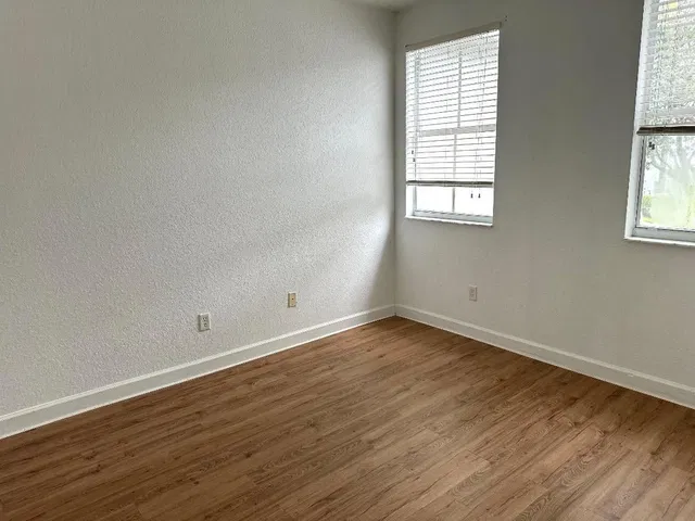  Residence photo 8