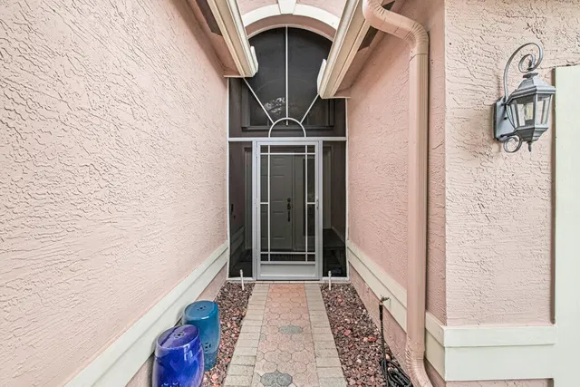  Residence photo 6
