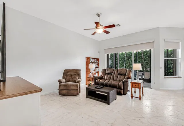  Residence photo 17