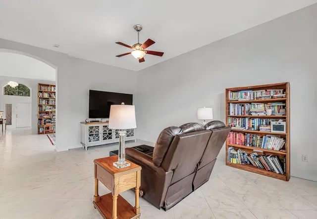  Residence photo 18