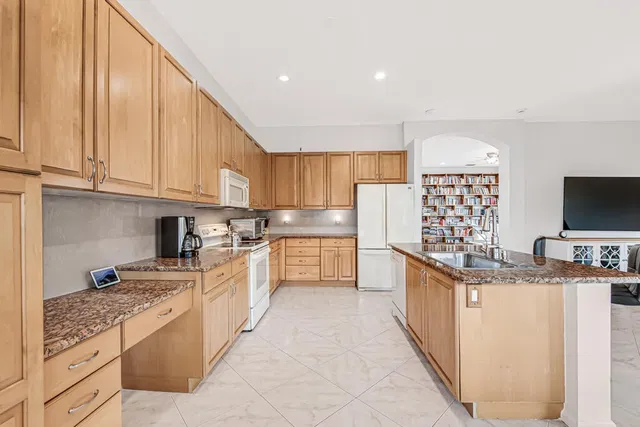  Residence photo 19