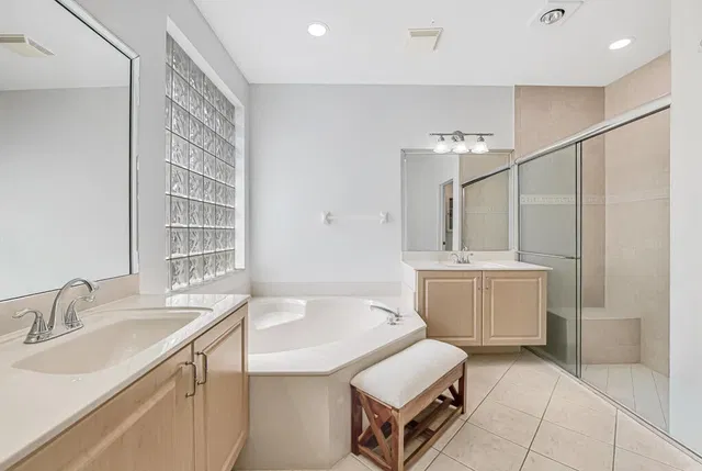  Residence photo 33