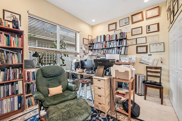  Residence photo 35