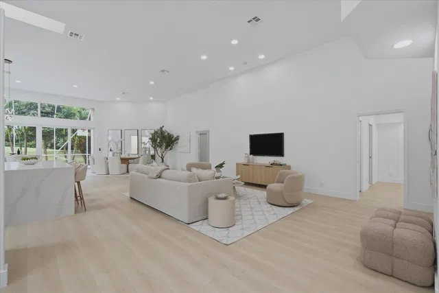  Residence photo 5
