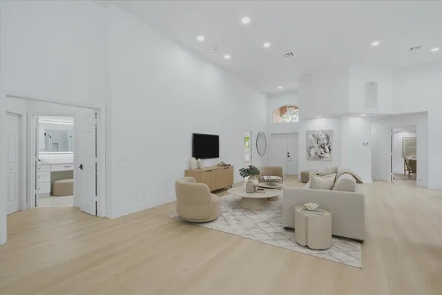  Residence photo 6