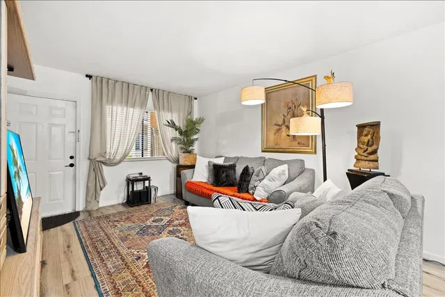  Unit 125 photo 7