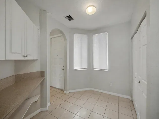  Residence photo 6