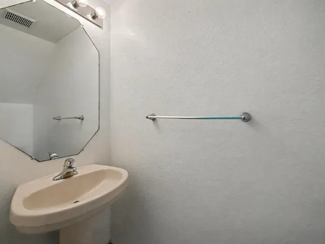  Residence photo 9