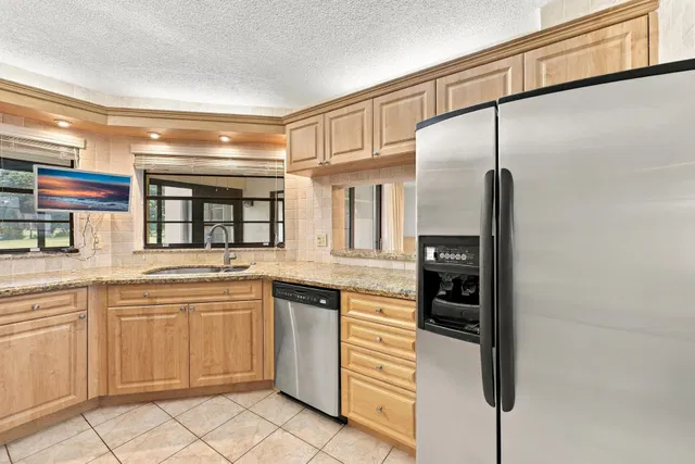  Residence photo 6