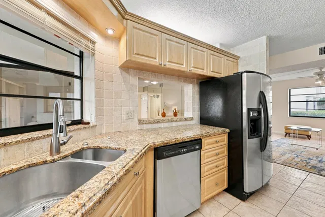  Residence photo 9