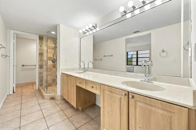  Residence photo 11