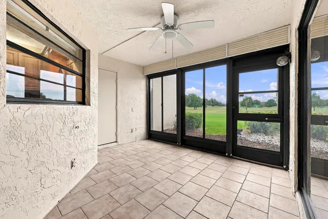  Residence photo 17