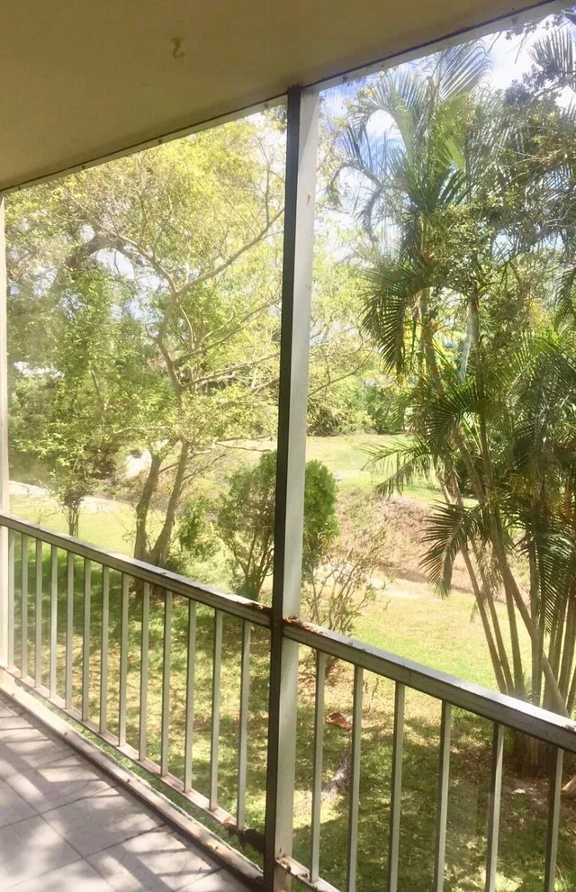 Unit 22 photo 12